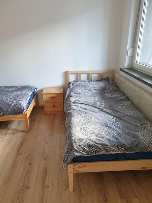 Schoene 2 Zimmer Wohnung Im Herzen Von Глайсдорф Экстерьер фото
